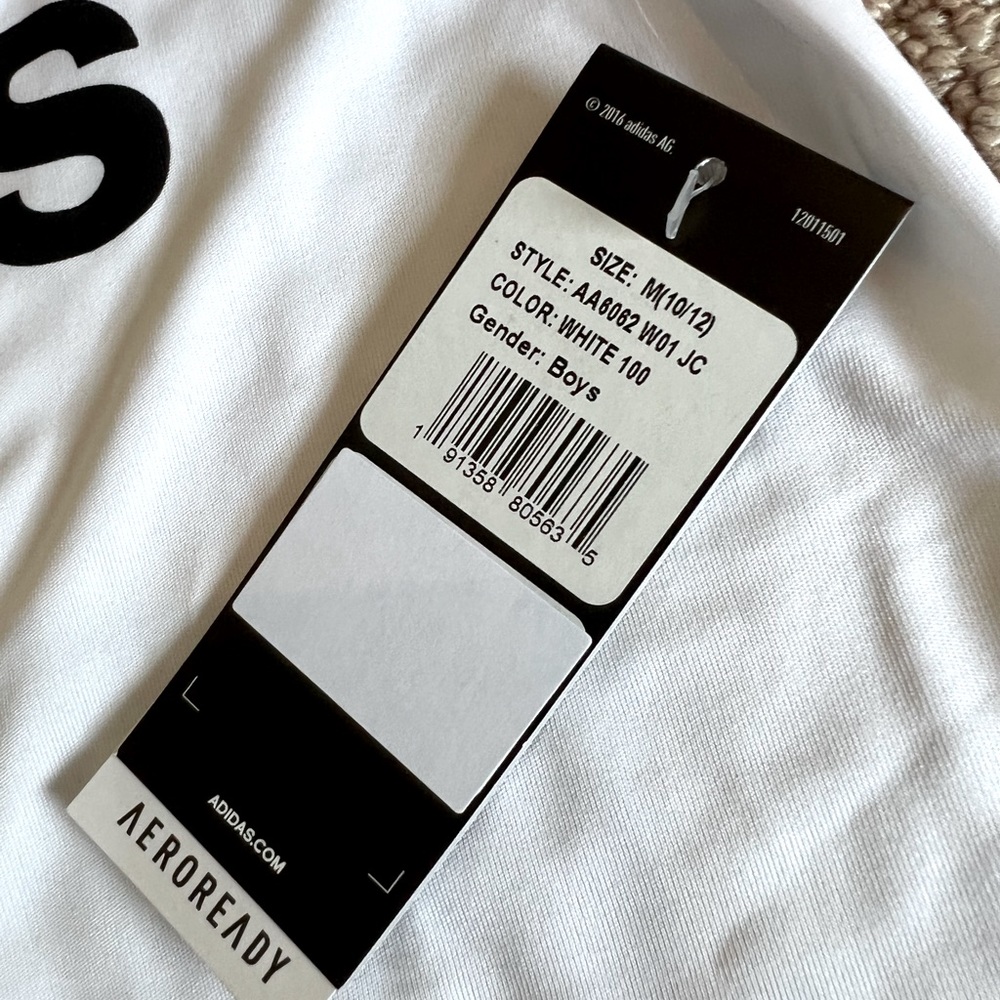 Adidas Tshirt - Classic logo with tags athletic material - Boys Medium